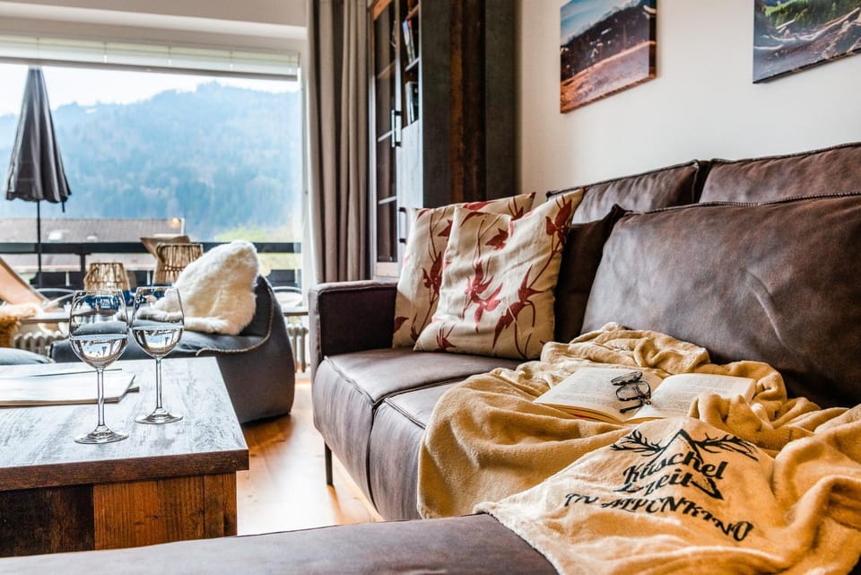 Living room, Mountain view
