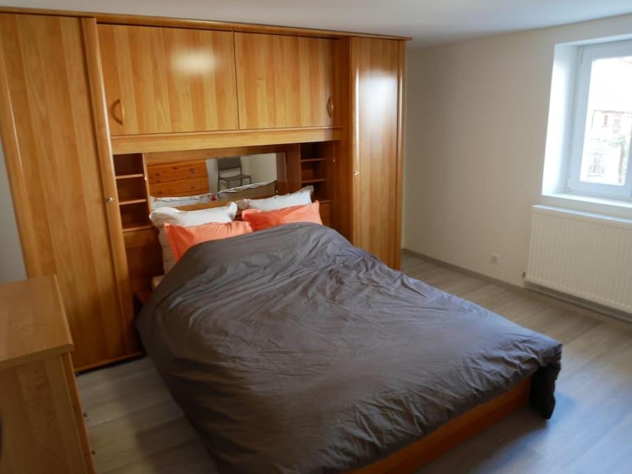 Appartement entier dans cour intérieure Apartment in Grand Est