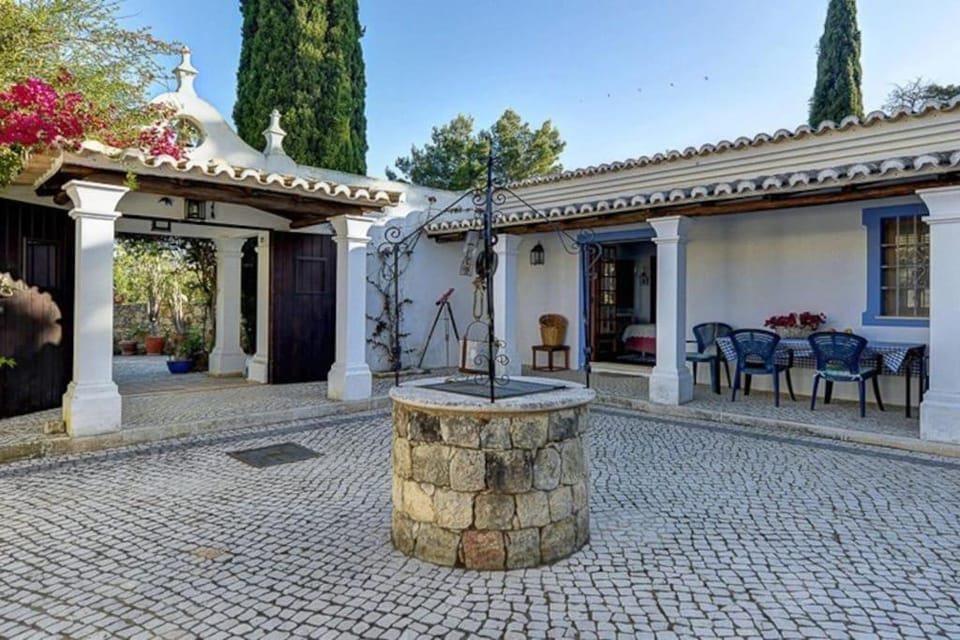 Stylish private villa with Pool near Carvoeira, Algarve Villa in Lagoa