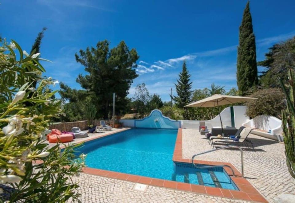 Stylish private villa with Pool near Carvoeira, Algarve Villa in Lagoa