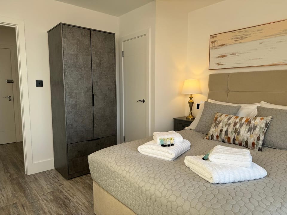 Bed, Photo of the whole room, Bedroom, towels, wardrobe