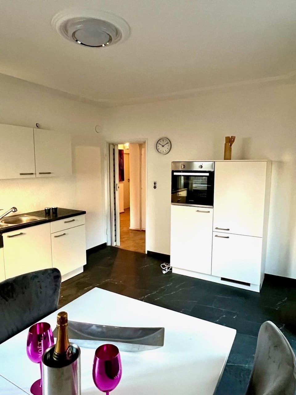 Property building, Kitchen or kitchenette, Living room