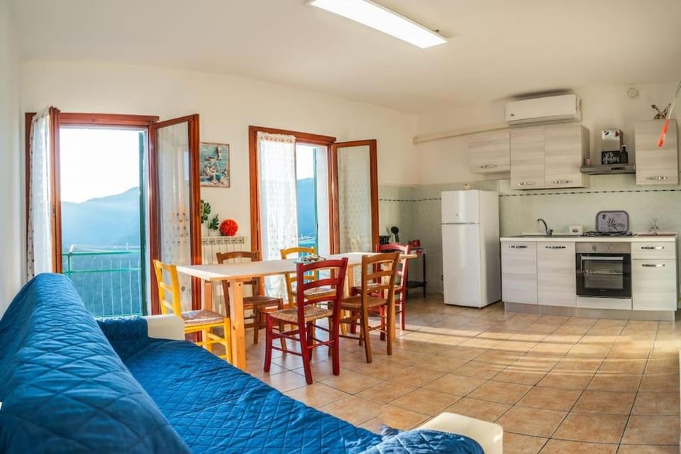 [The Olive Trees]- jacuzzi-garden-wifi-barbecue-parking House in Liguria