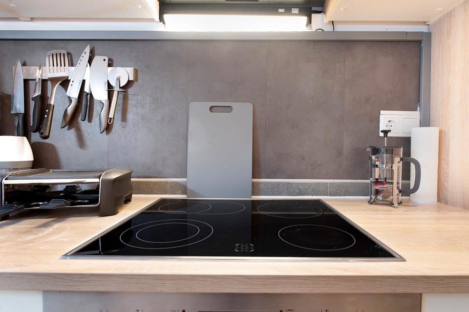 Kitchen or kitchenette, Living room