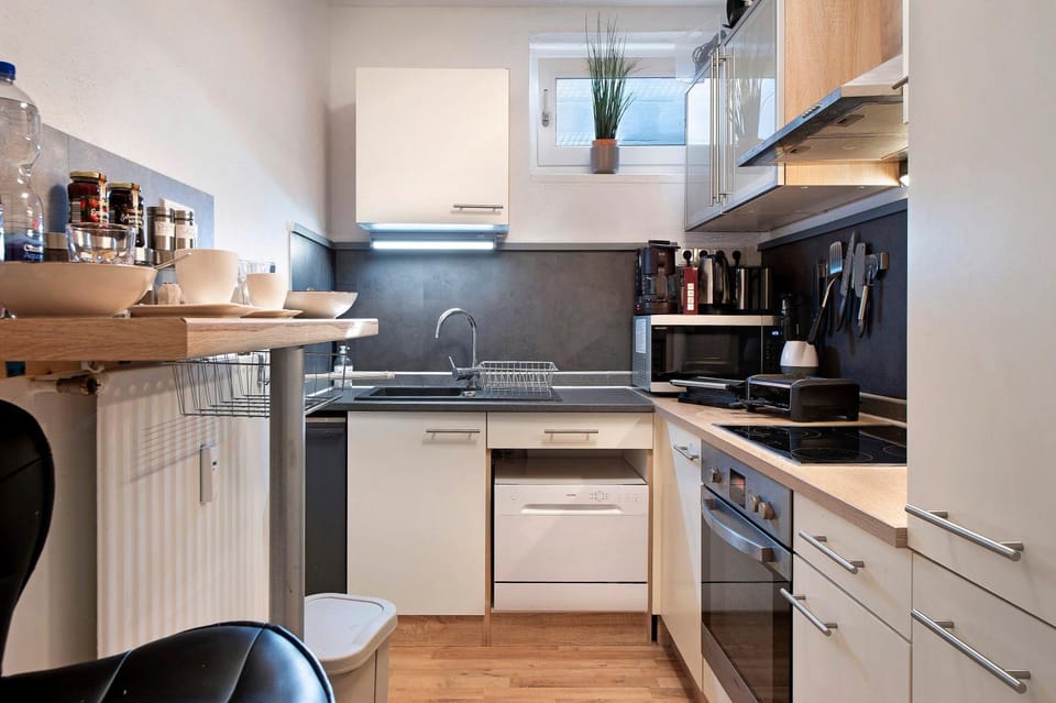 Kitchen or kitchenette, Living room