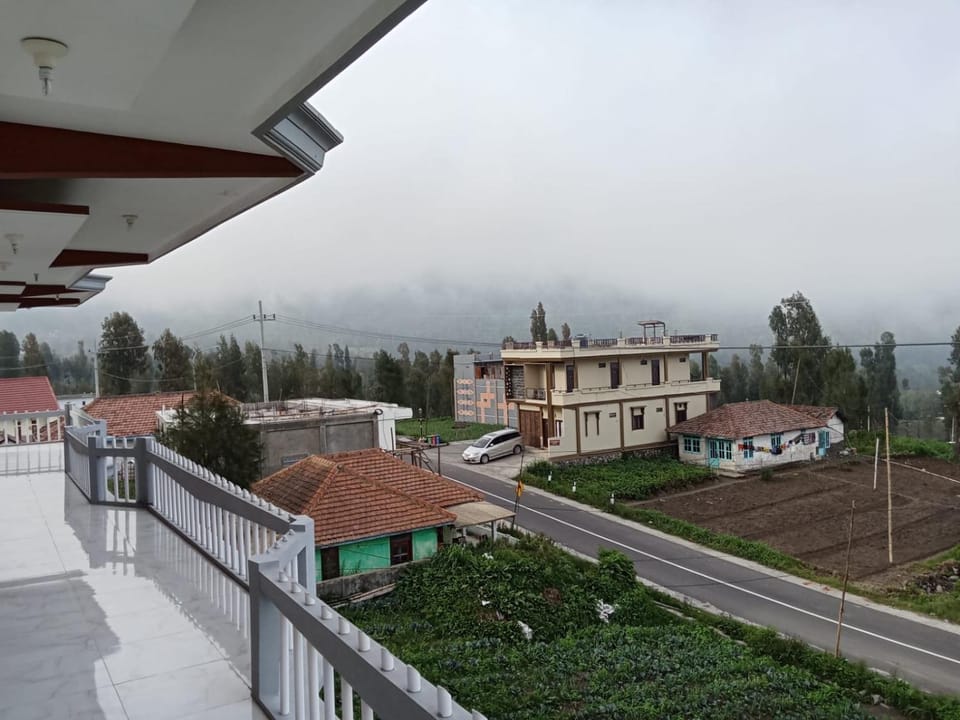 Property building, Day, Neighbourhood, Natural landscape, Garden, View (from property/room), Balcony/Terrace, Balcony/Terrace, Mountain view