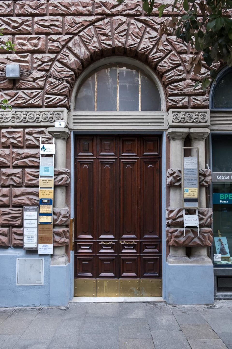 Facade/entrance
