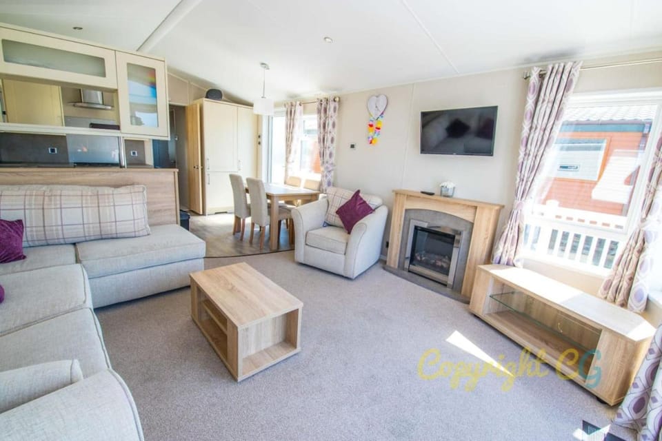 SBL54 - Camber Sands Holiday Park - Mini Lodge - 3 Bedrooms - Decking - Dishwasher - Private Parking Campground/ 
RV Resort in Camber