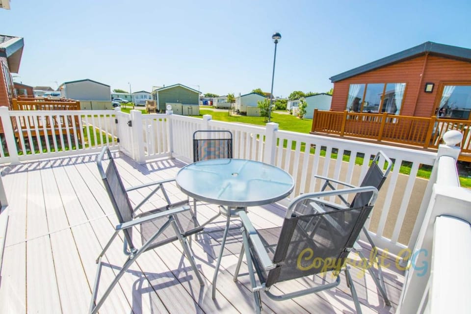 SBL54 - Camber Sands Holiday Park - Mini Lodge - 3 Bedrooms - Decking - Dishwasher - Private Parking Campground/ 
RV Resort in Camber