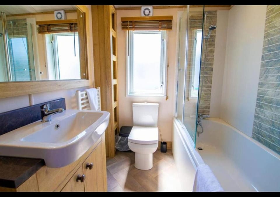 Bathroom, Bath