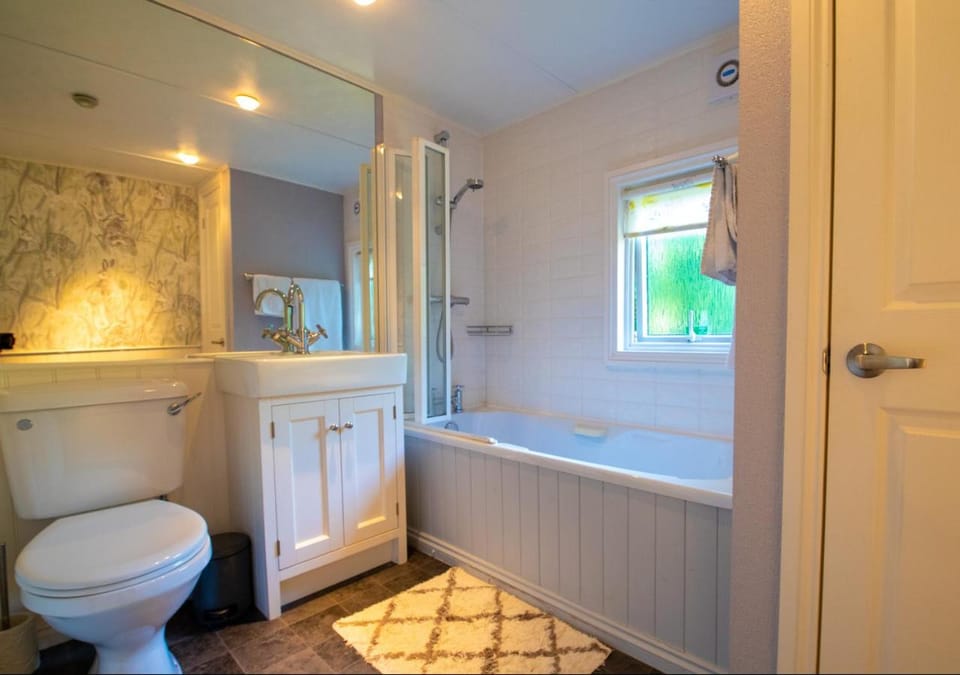 Bathroom, Bath
