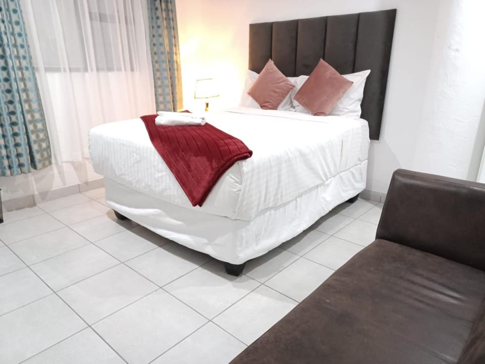 Seating area, Bedroom