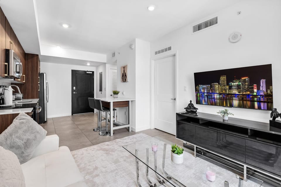 Prime Location 1-Bed Retreat With Free Parking Apartment in Miami
