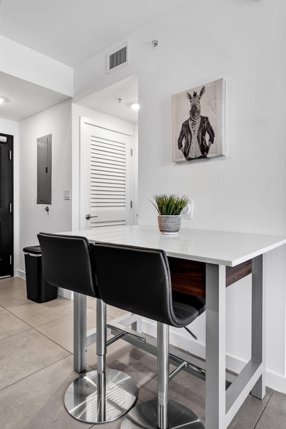 Prime Location 1-Bed Retreat With Free Parking Apartment in Miami