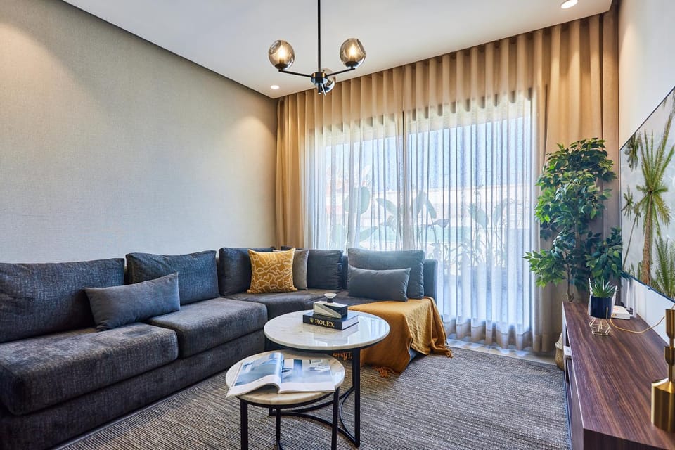 Sleek and Modern 2-Bed Unit in Downtown Casa Apartment in Casablanca