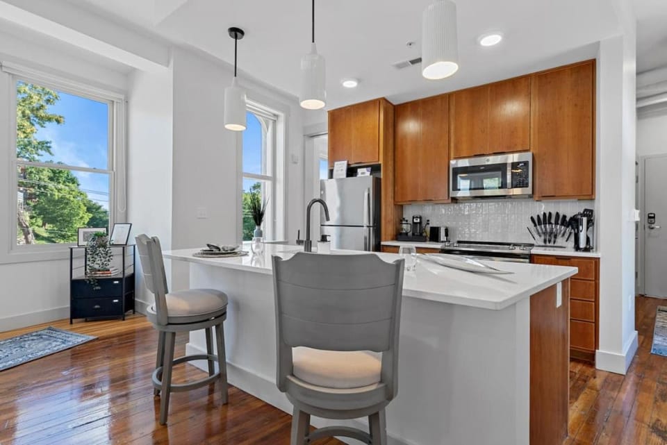 Lux 1BR - Amazing Cafe - Views - Located near ALL Apartment in Over The Rhine