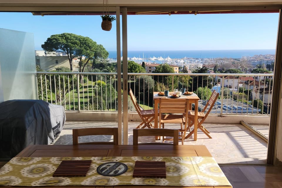 Natural landscape, Balcony/Terrace, Living room, Sea view