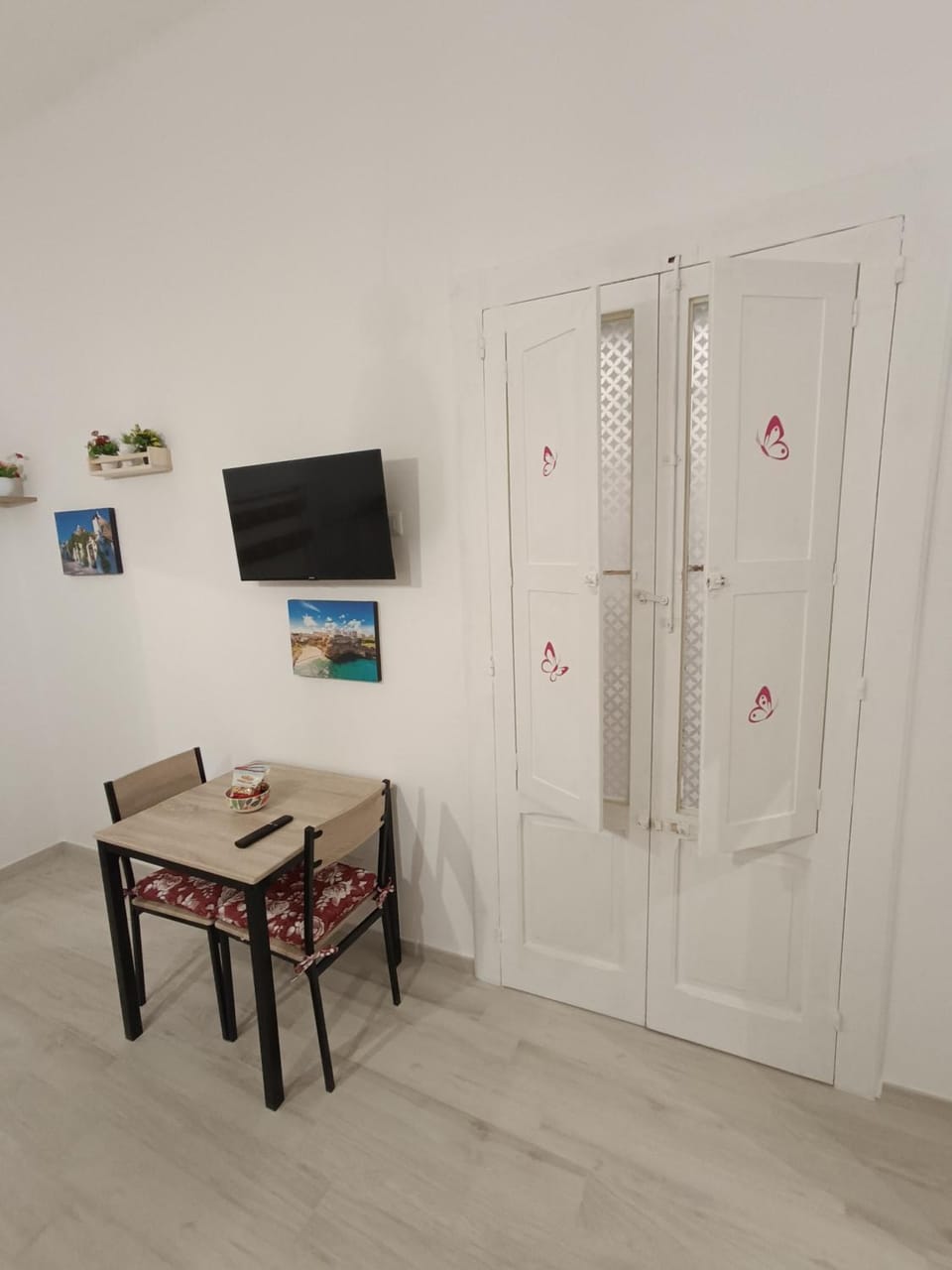 Dining area, Inner courtyard view