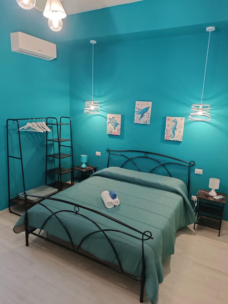 Bed, Photo of the whole room, Bedroom, towels, air conditioner