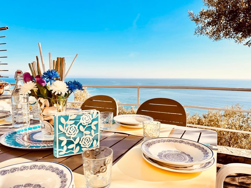Hostdomus - Nel Blu - Bike and Sea Apartment in Finale Ligure