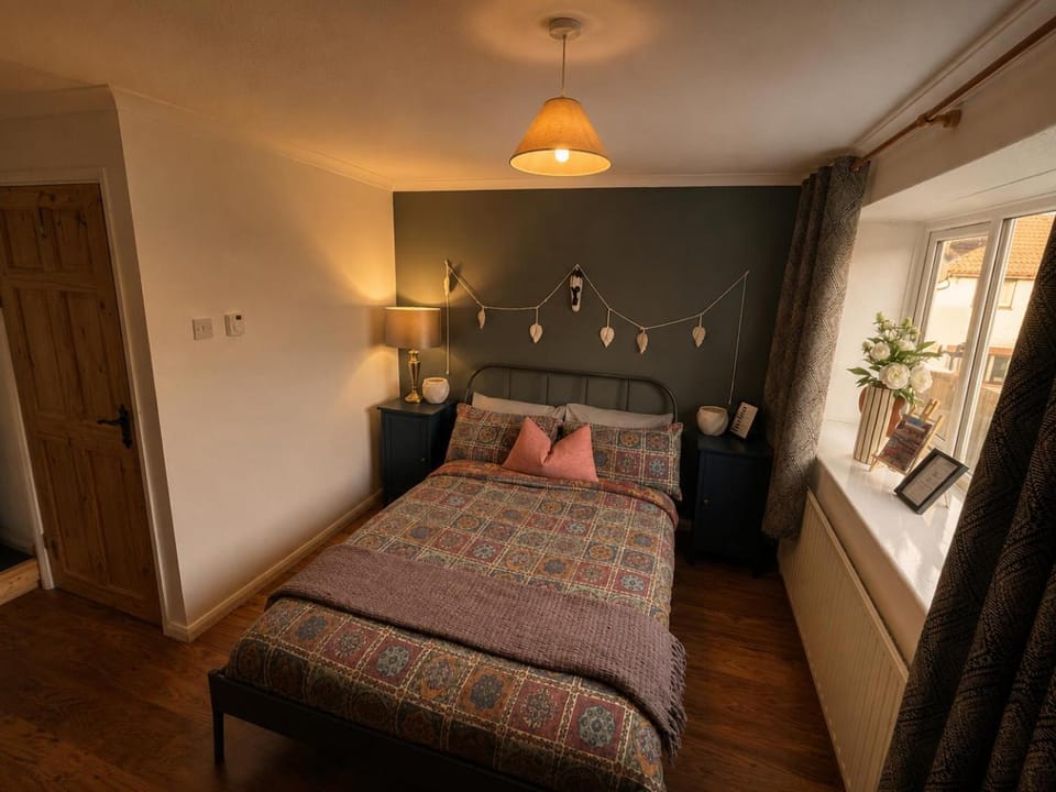 Family Friendly Coach House - Parking - Sleeps 4 House in Weston-super-Mare
