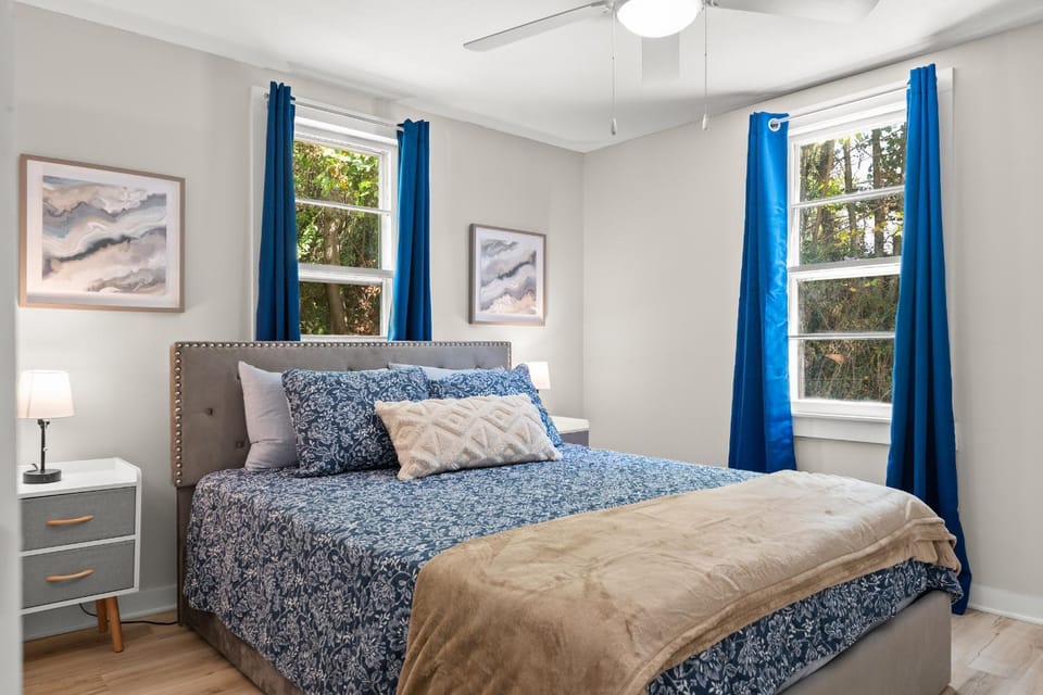 Bed, Bedroom, fireplace