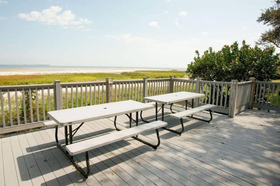 Seaside Bliss Awaits Your Dream Beach Getaway! House in Hilton Head Island