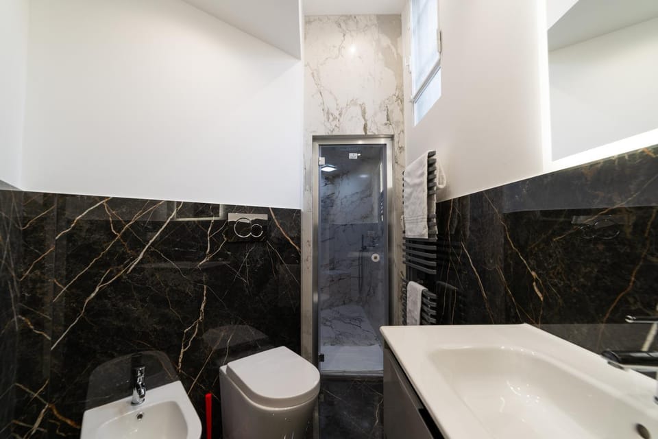 Shower, Steam room, Bathroom, Spa and wellness centre/facilities