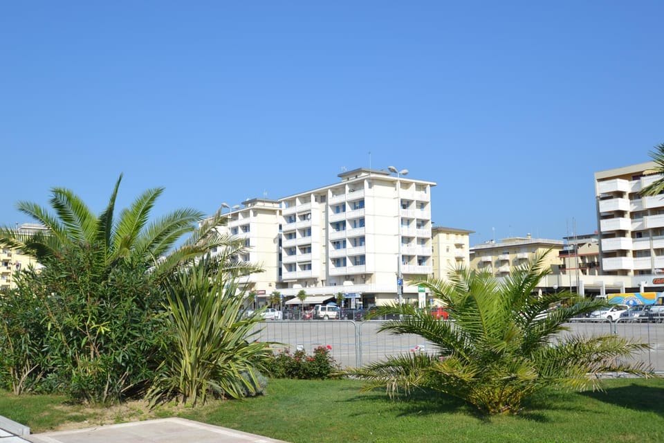 Property building, Facade/entrance, Neighbourhood