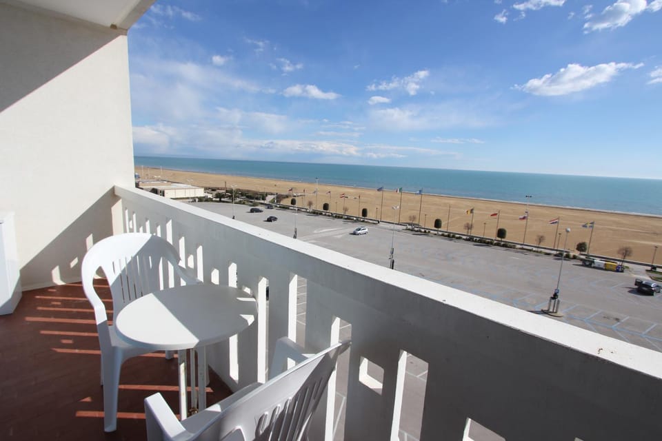 View (from property/room), Balcony/Terrace, Sea view
