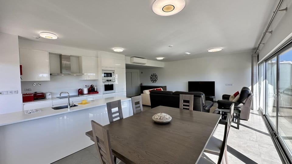 Kitchen or kitchenette, Living room, Dining area, minibar, pet friendly, stove