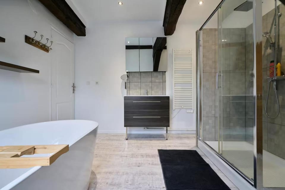 Loft chaleureux vue directe sur le Beffroi - centre-ville secteur tribunal - nouveau routeur wifi Apartment in Hauts-de-France