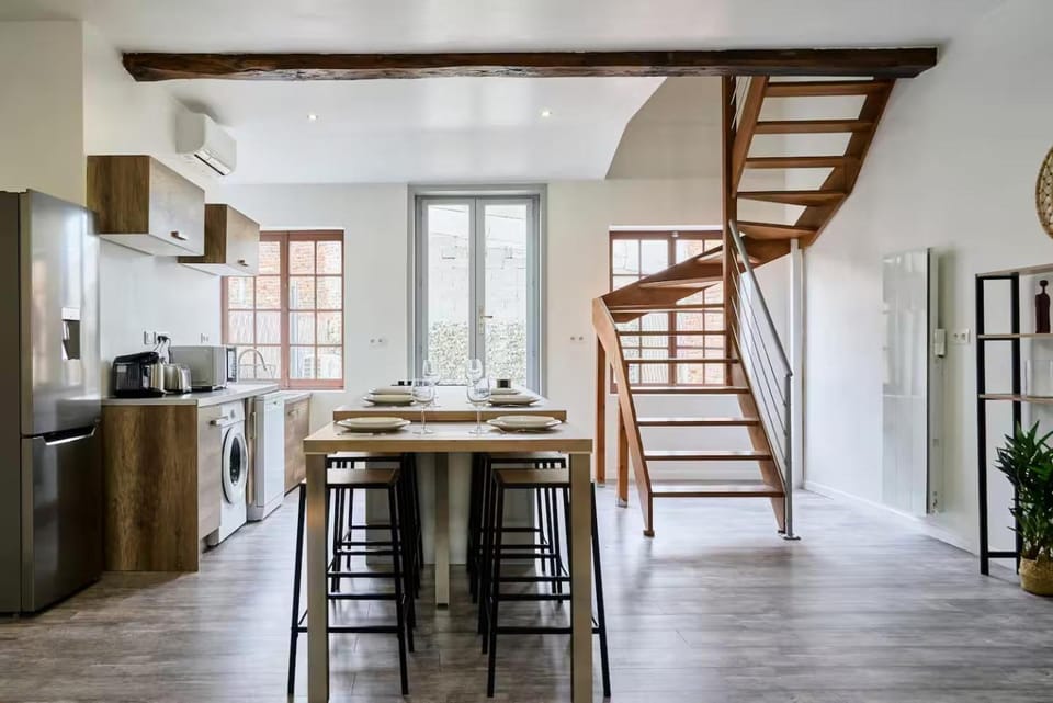 Loft chaleureux vue directe sur le Beffroi - centre-ville secteur tribunal - nouveau routeur wifi Apartment in Hauts-de-France