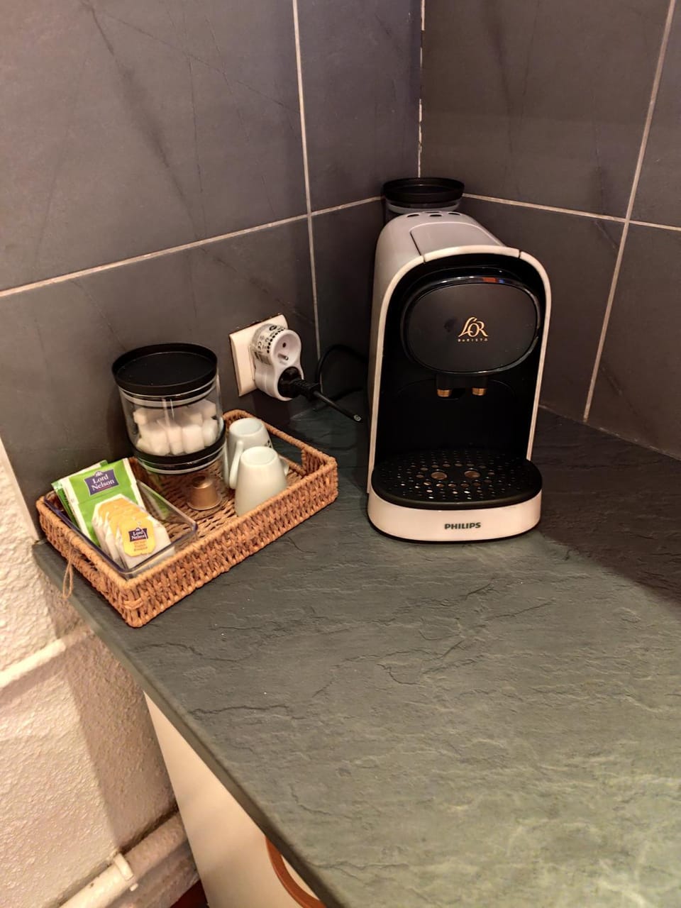 Coffee/tea facilities, Kitchen or kitchenette