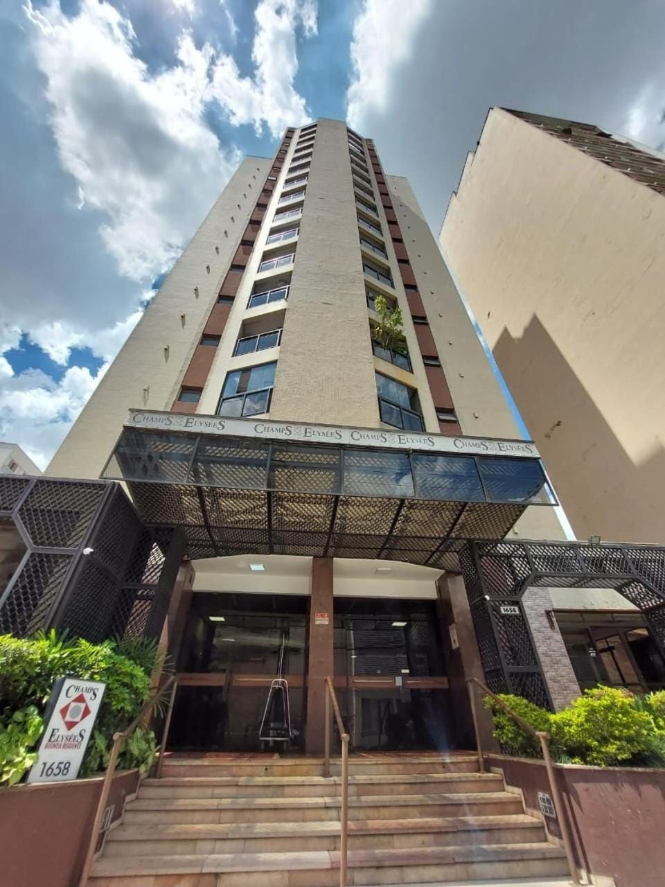 Property building, Facade/entrance