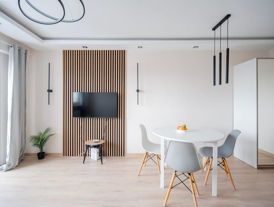 TV and multimedia, Living room, Seating area, Dining area