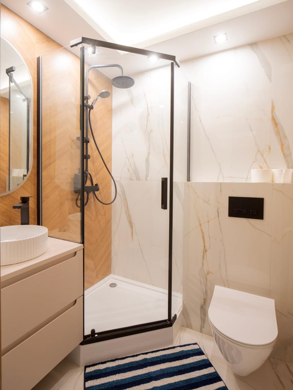 Shower, Toilet, Bathroom, towels