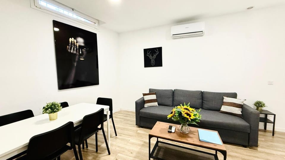 Living room, Dining area, air conditioner
