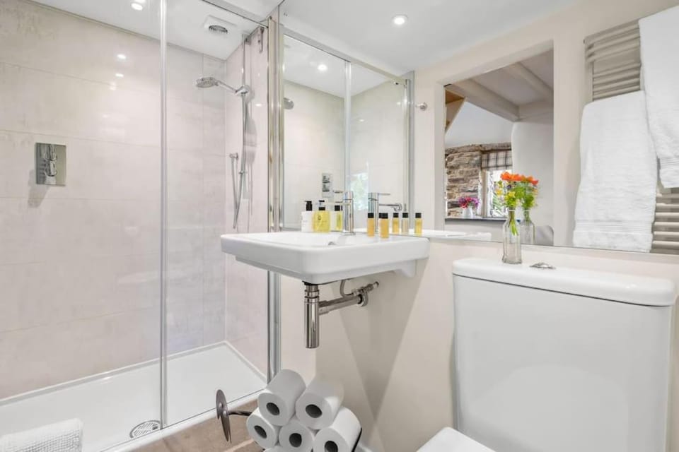 Luxury self-contained cottage for two with hot tub House in Teignbridge