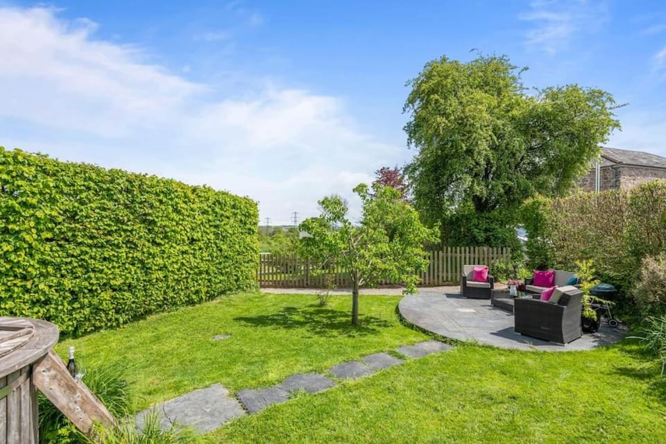 Luxury self-contained cottage for two with hot tub House in Teignbridge