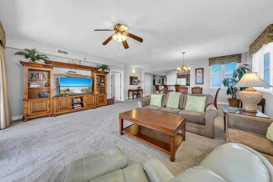 Communal lounge/ TV room, TV and multimedia, Living room, Photo of the whole room, Seating area, Evening entertainment
