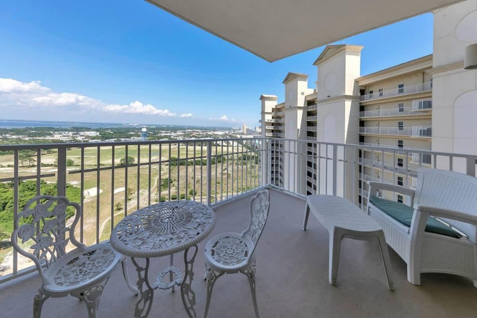Patio, Day, Natural landscape, View (from property/room), Balcony/Terrace, Dining area