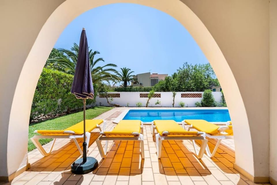 Villa Palmeiras - Serene Private Villa Villa in Guia