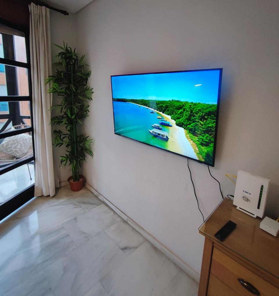 Communal lounge/ TV room, TV and multimedia