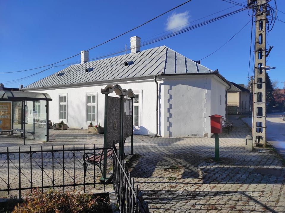 Property building, Street view