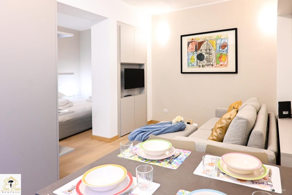 Communal lounge/ TV room, Bed, Day, TV and multimedia, Kitchen or kitchenette, Living room, Photo of the whole room, Seating area, Evening entertainment, Bedroom, towels