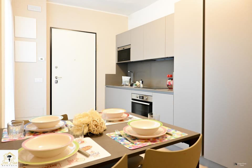 Day, Kitchen or kitchenette, Living room, Seating area, Dining area, oven, stove