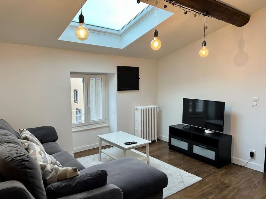 Communal lounge/ TV room, TV and multimedia, Living room, Seating area, Evening entertainment
