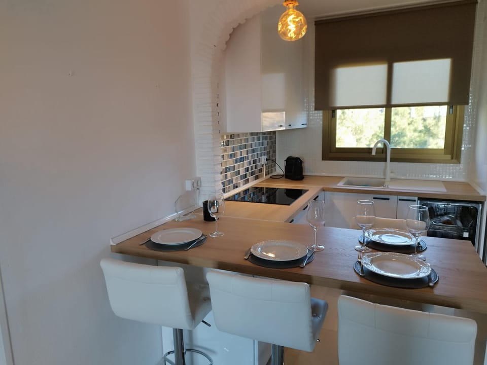 Breakfast, kitchen, kitchen