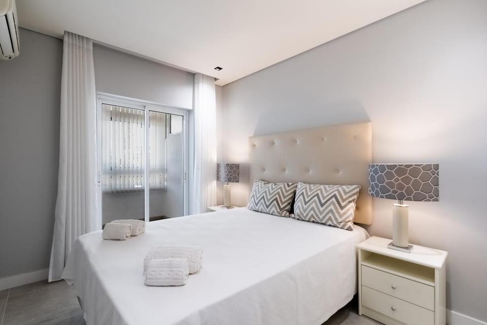 Bed, Balcony/Terrace, Bedroom, air conditioner